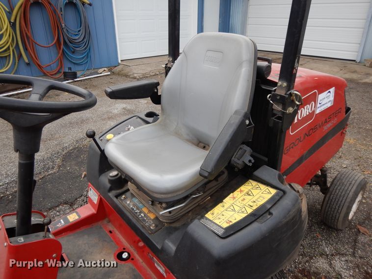 image for item DF5856 2010 Toro Groundmaster 3280D lawn mower