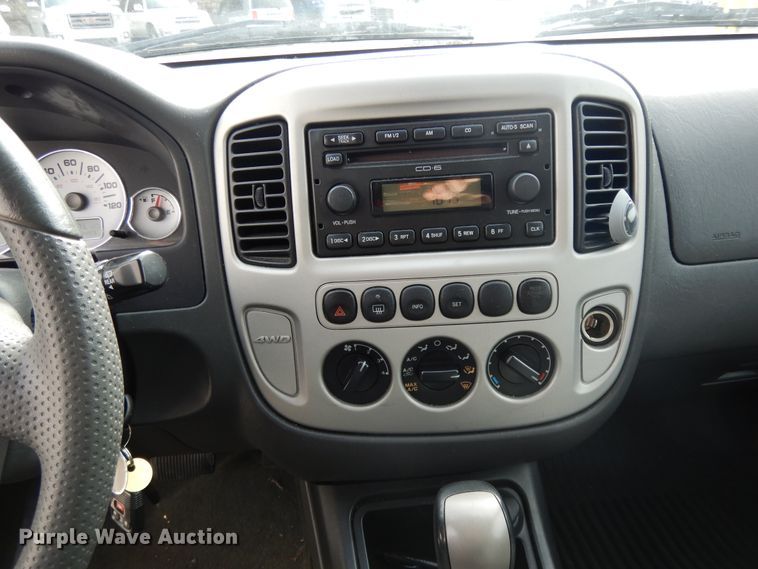 image for item DF5860 2005 Ford Escape Hybrid SUV