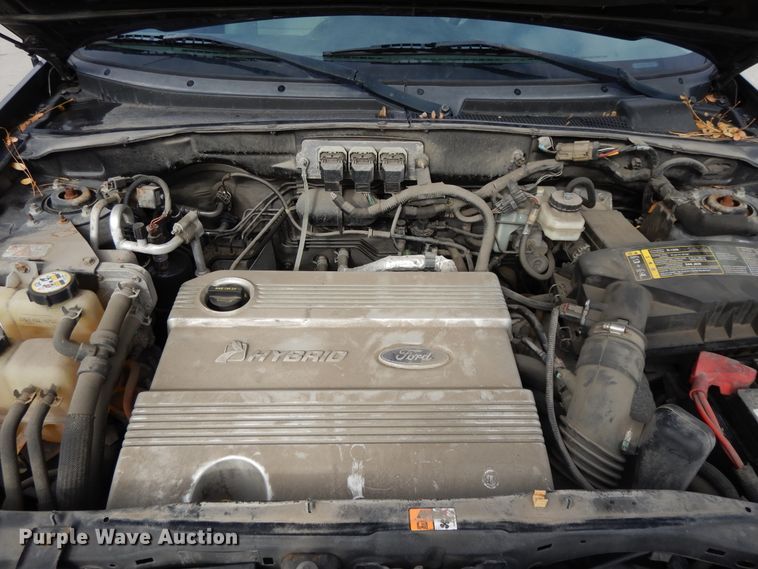 image for item DF5860 2005 Ford Escape Hybrid SUV