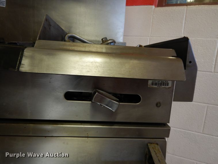 image for item DF5870 1985 Vulcan oven