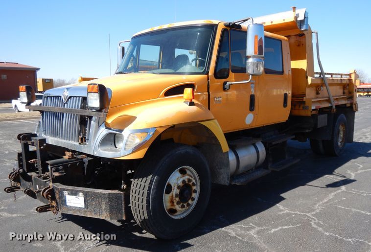 image for item DF5929 2006 International 7400 dump truck