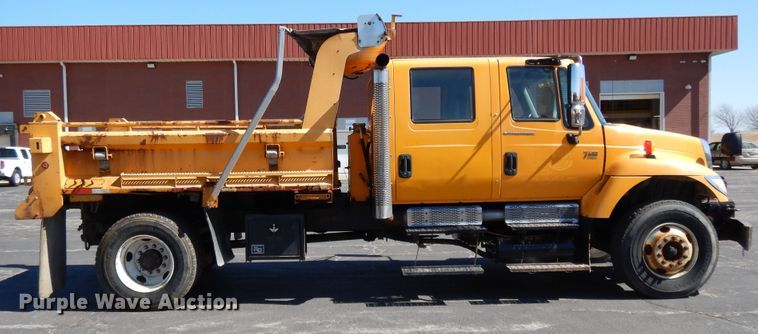 image for item DF5929 2006 International 7400 dump truck