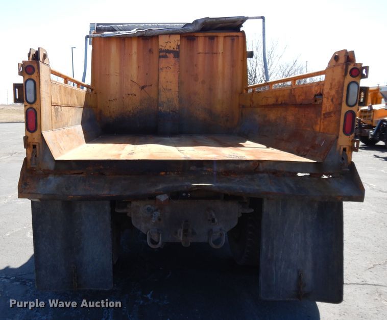 image for item DF5929 2006 International 7400 dump truck