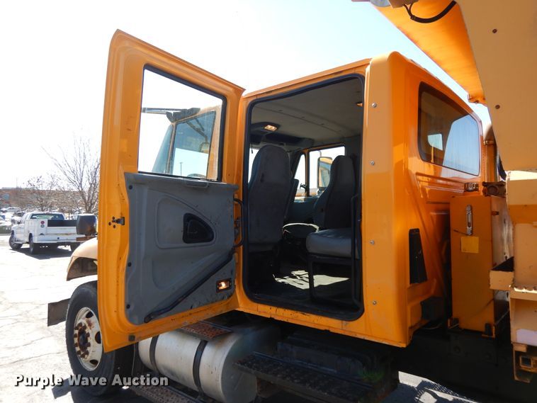 image for item DF5929 2006 International 7400 dump truck