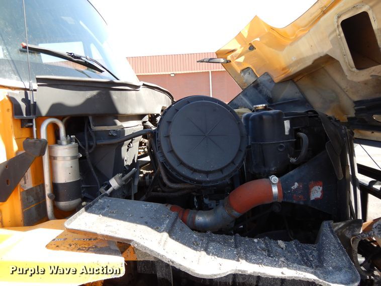 image for item DF5929 2006 International 7400 dump truck