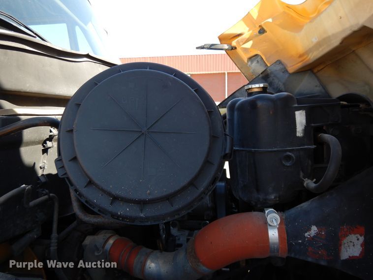 image for item DF5929 2006 International 7400 dump truck