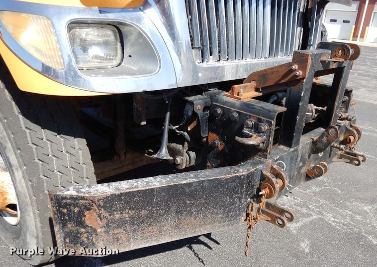 image for item DF5929 2006 International 7400 dump truck