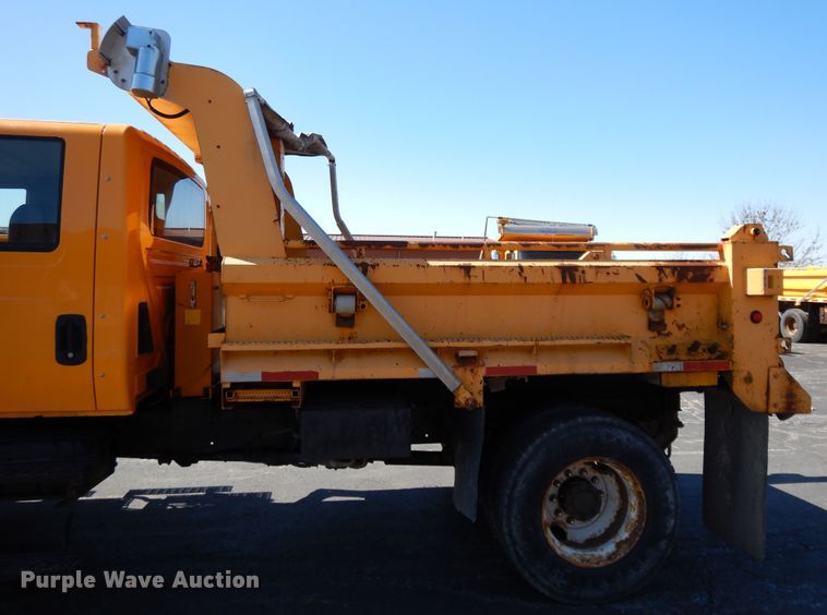 image for item DF5929 2006 International 7400 dump truck