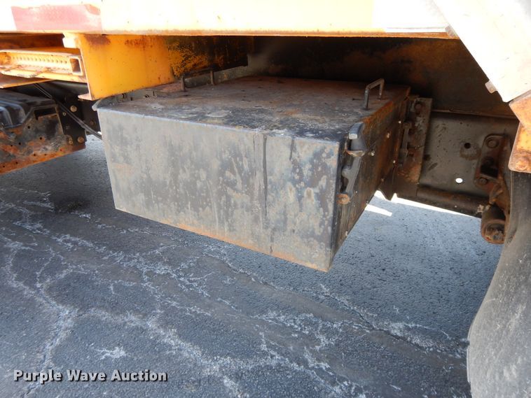 image for item DF5929 2006 International 7400 dump truck