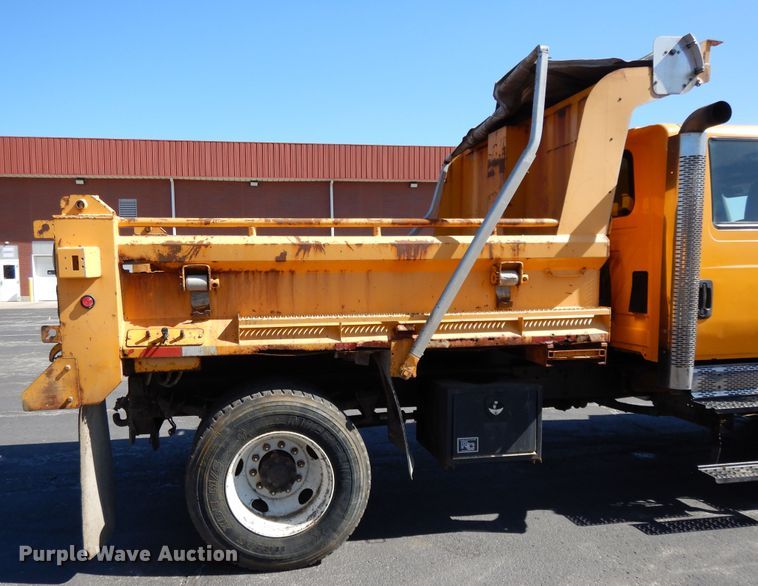 image for item DF5929 2006 International 7400 dump truck