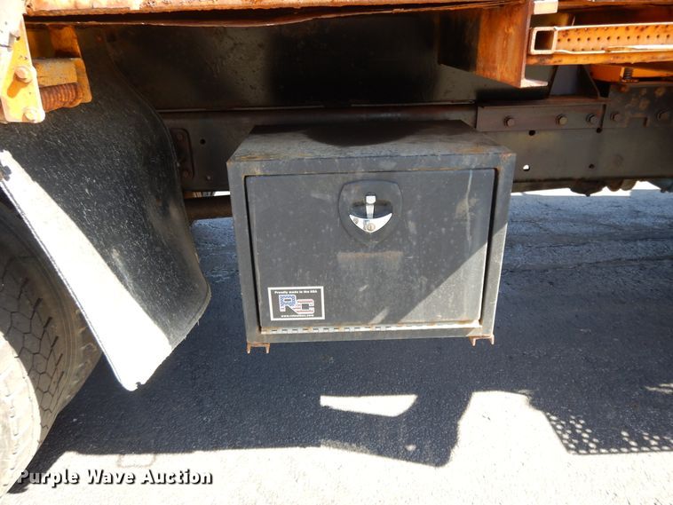 image for item DF5929 2006 International 7400 dump truck