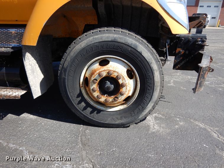 image for item DF5929 2006 International 7400 dump truck