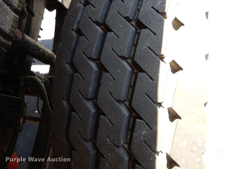 image for item DF5929 2006 International 7400 dump truck