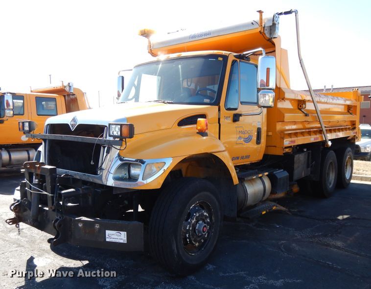 image for item DF5931 2006 International 7400 dump truck