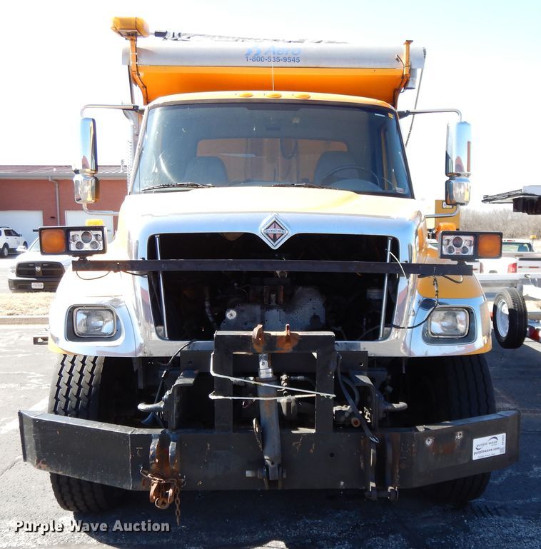 image for item DF5931 2006 International 7400 dump truck