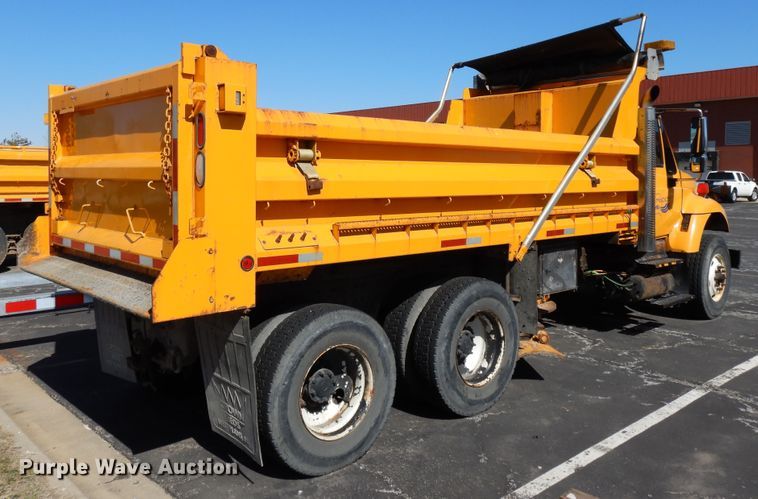 image for item DF5931 2006 International 7400 dump truck