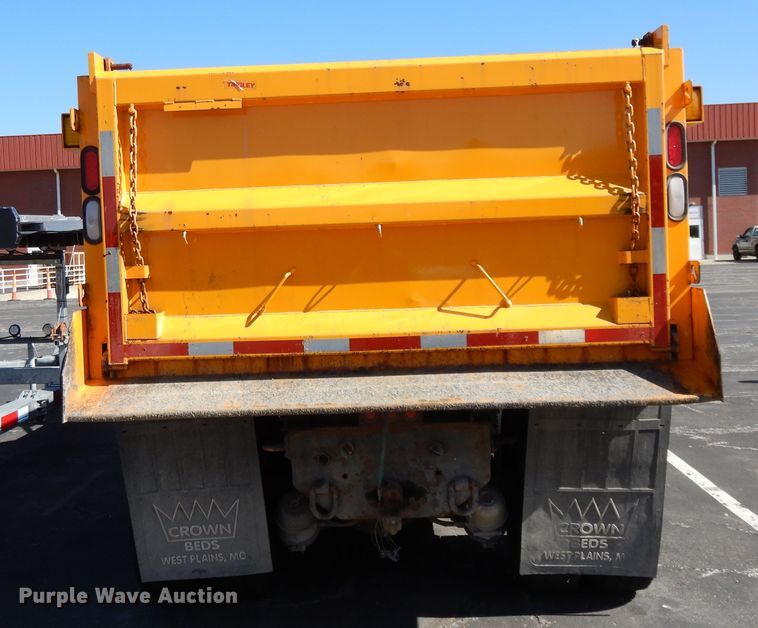 image for item DF5931 2006 International 7400 dump truck