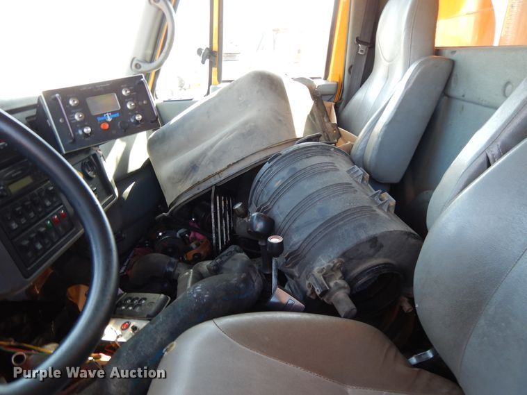 image for item DF5931 2006 International 7400 dump truck