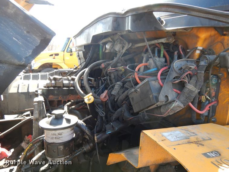 image for item DF5931 2006 International 7400 dump truck