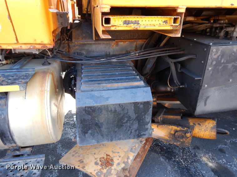 image for item DF5931 2006 International 7400 dump truck