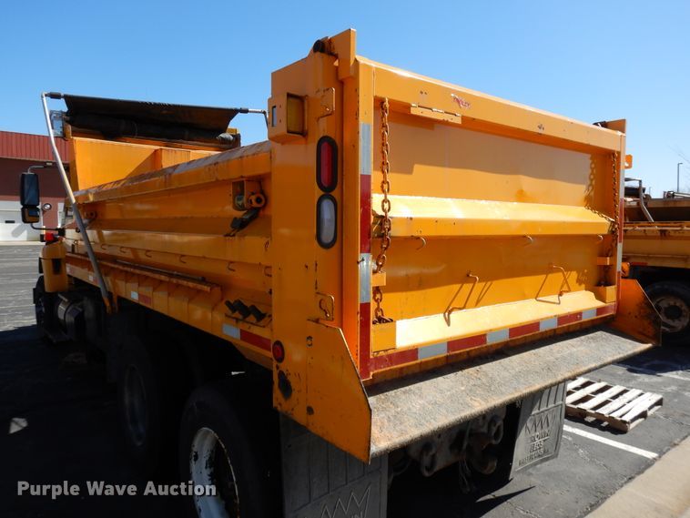 image for item DF5931 2006 International 7400 dump truck