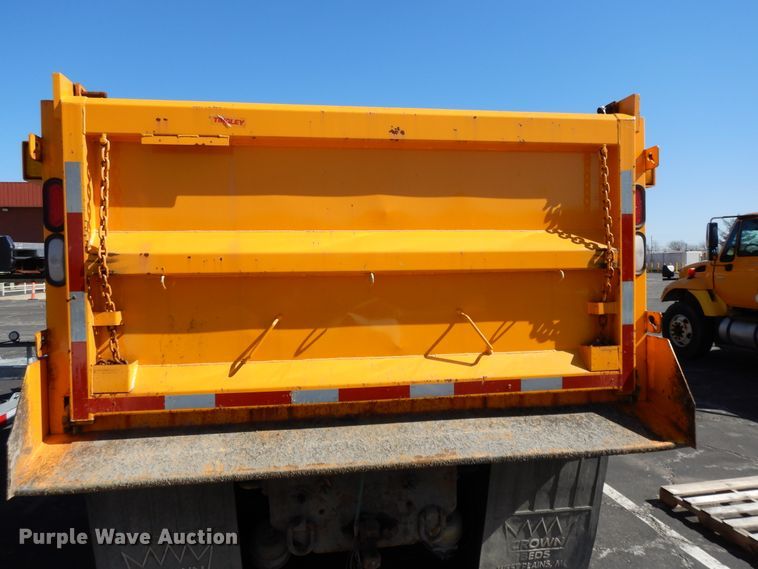 image for item DF5931 2006 International 7400 dump truck