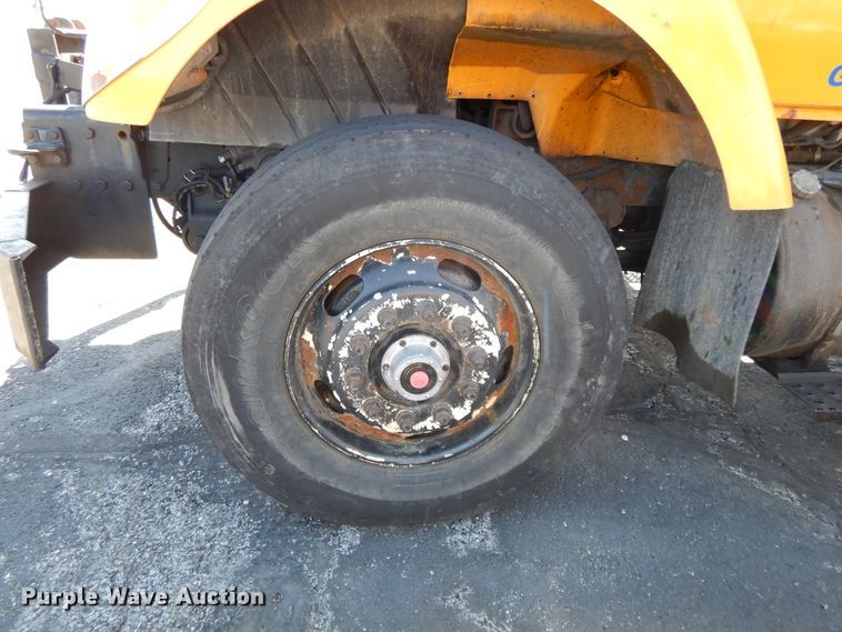 image for item DF5931 2006 International 7400 dump truck