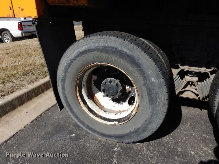 image for item DF5931 2006 International 7400 dump truck