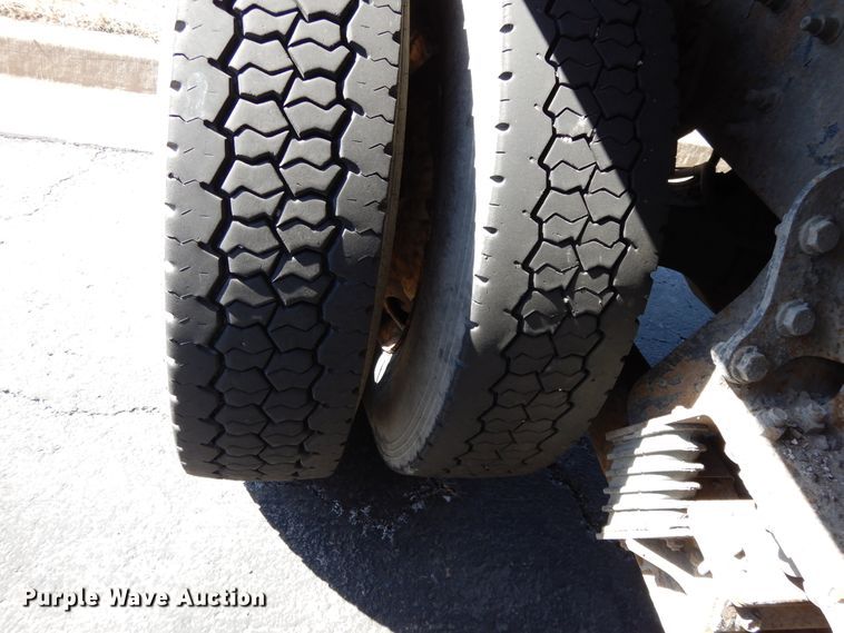 image for item DF5931 2006 International 7400 dump truck