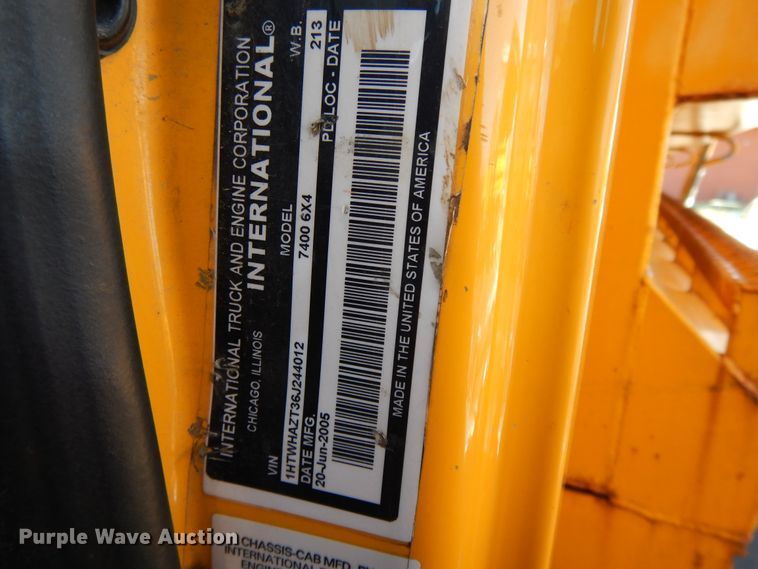 image for item DF5931 2006 International 7400 dump truck