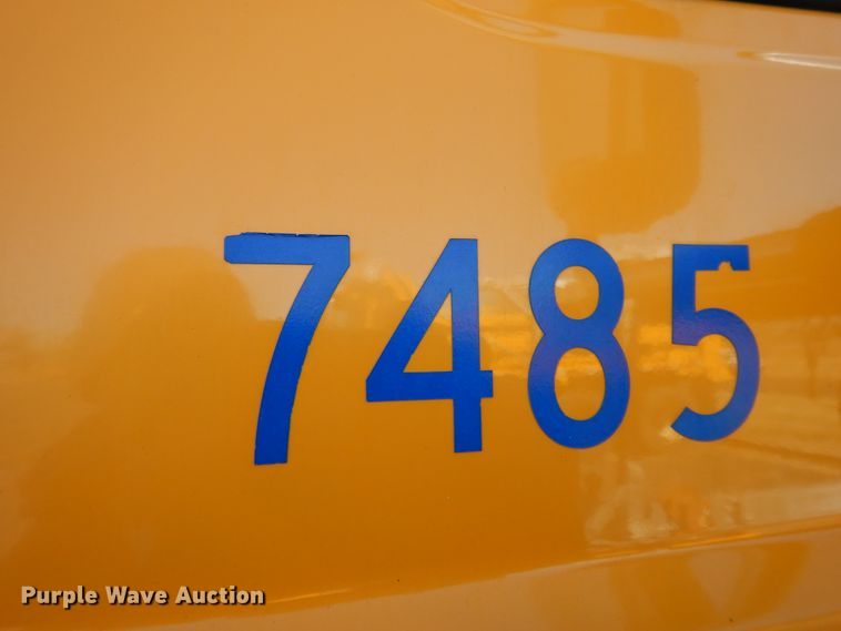 image for item DF5931 2006 International 7400 dump truck