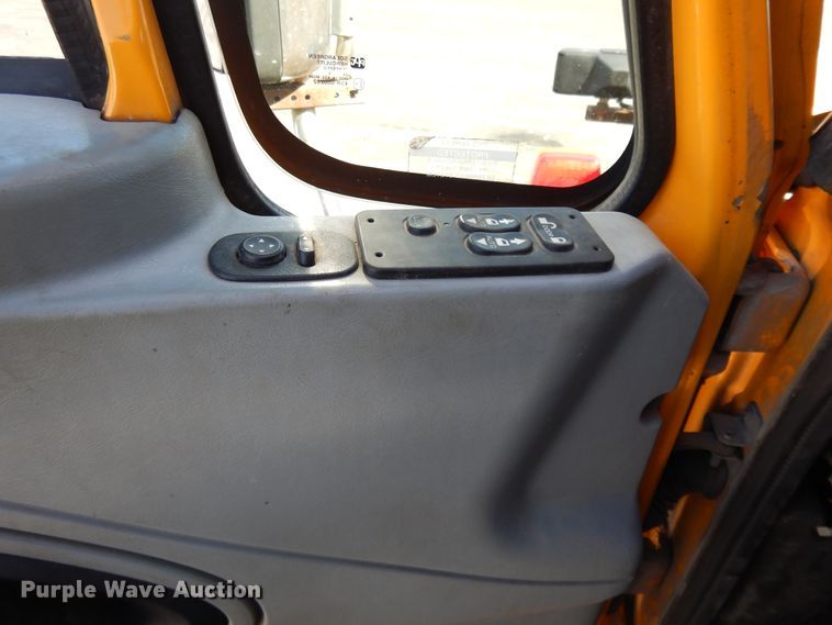 image for item DF5932 2006 International 7400 dump truck