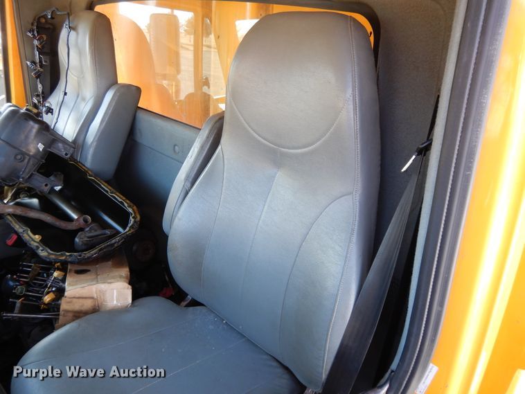 image for item DF5932 2006 International 7400 dump truck