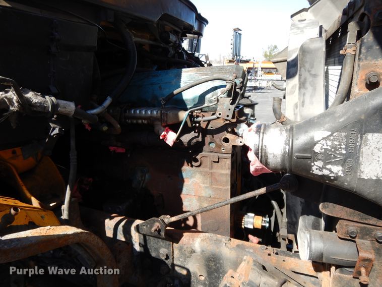 image for item DF5932 2006 International 7400 dump truck