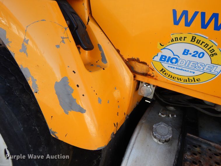 image for item DF5932 2006 International 7400 dump truck