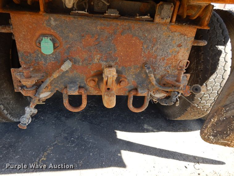 image for item DF5932 2006 International 7400 dump truck