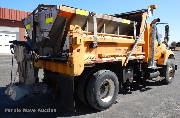 image for item DF5936 2006 International 7400 dump truck
