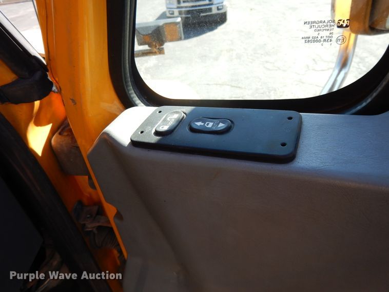 image for item DF5936 2006 International 7400 dump truck