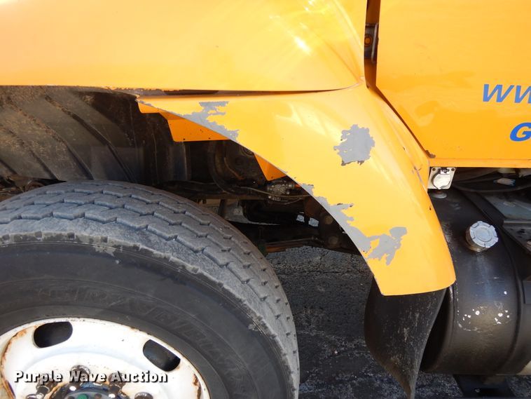 image for item DF5936 2006 International 7400 dump truck