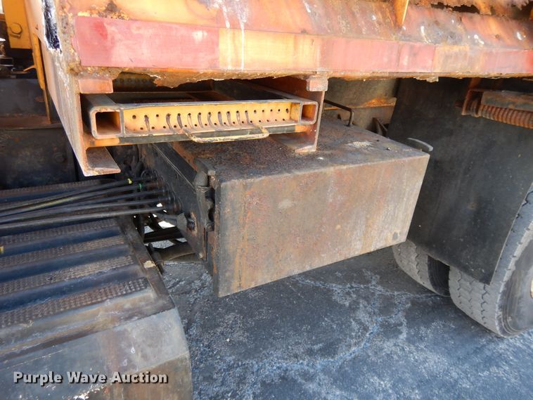 image for item DF5936 2006 International 7400 dump truck