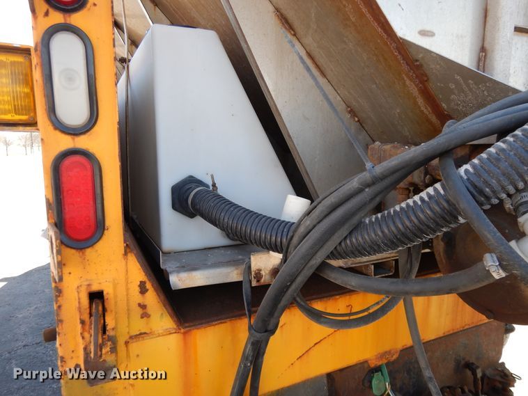 image for item DF5936 2006 International 7400 dump truck