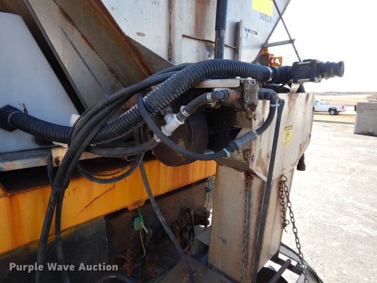 image for item DF5936 2006 International 7400 dump truck