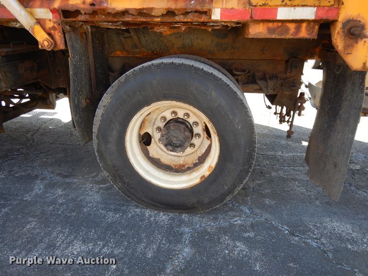 image for item DF5936 2006 International 7400 dump truck