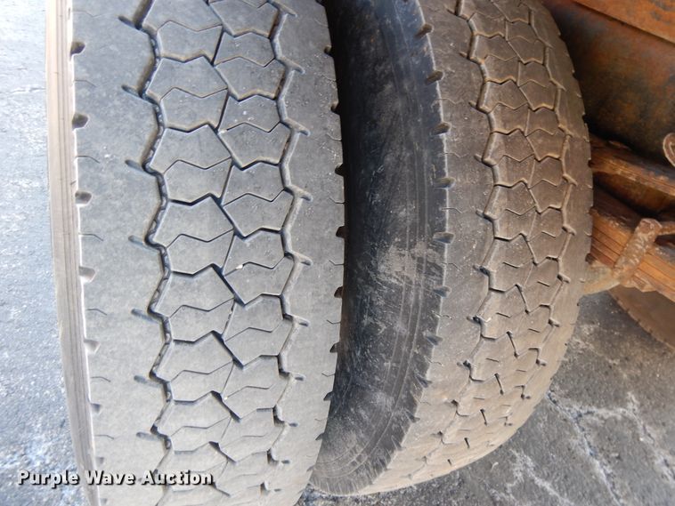 image for item DF5936 2006 International 7400 dump truck