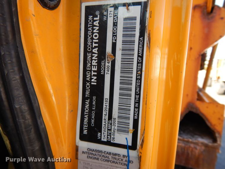 image for item DF5936 2006 International 7400 dump truck