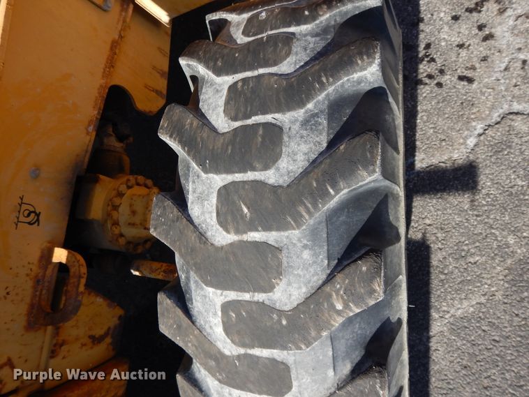 image for item DF5937 2003 John Deere 410G backhoe