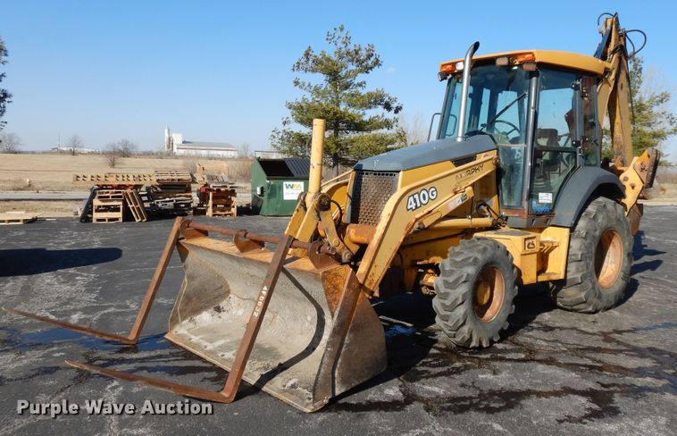 image for item DF5938 2003 John Deere 410G backhoe
