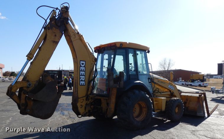 image for item DF5938 2003 John Deere 410G backhoe