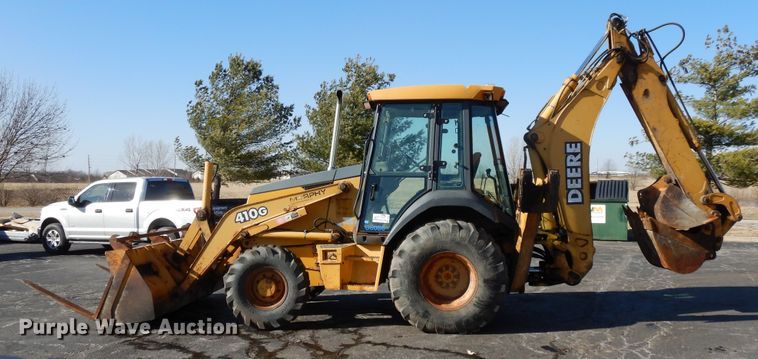 image for item DF5938 2003 John Deere 410G backhoe