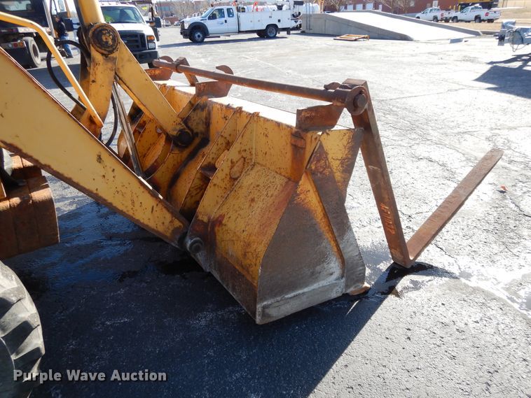 image for item DF5938 2003 John Deere 410G backhoe